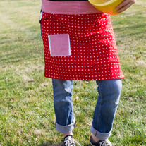 Redpolkaapron_medium
