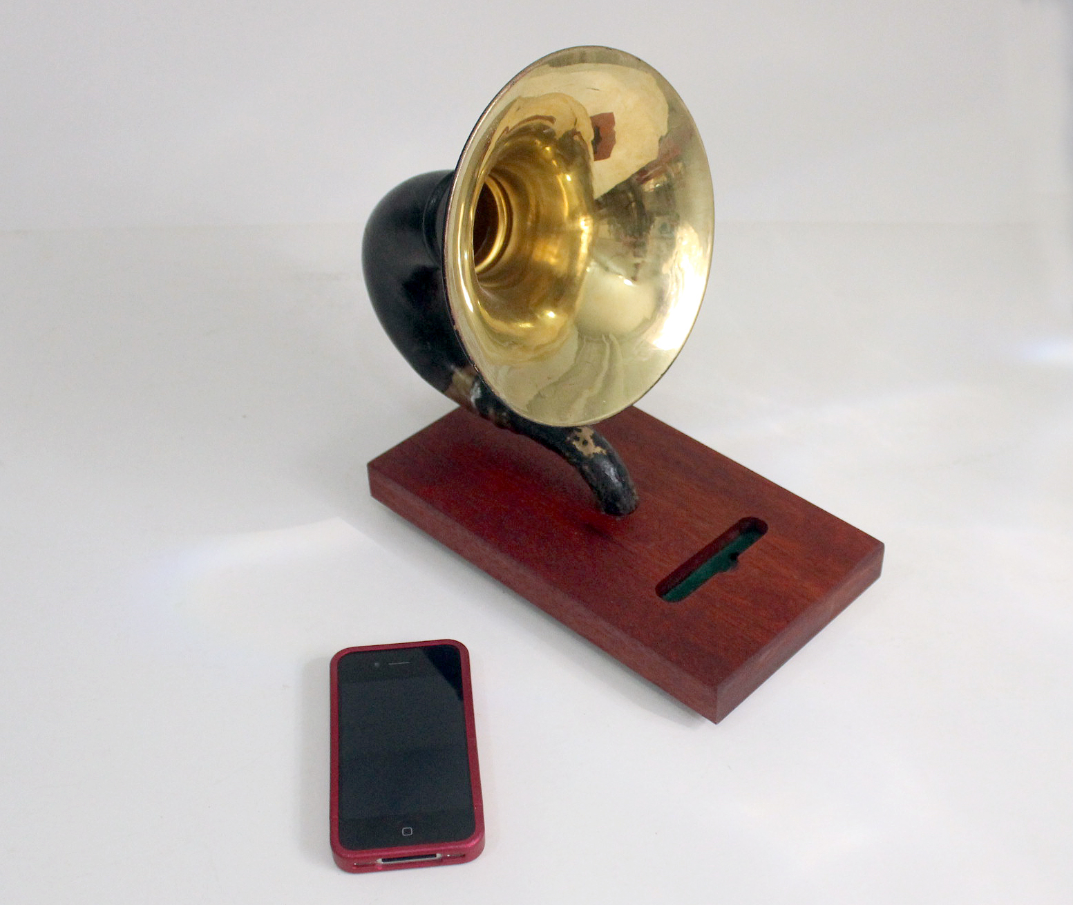 The HornAPhone iHorn Large Brass Acoustic Speaker Upright Horn