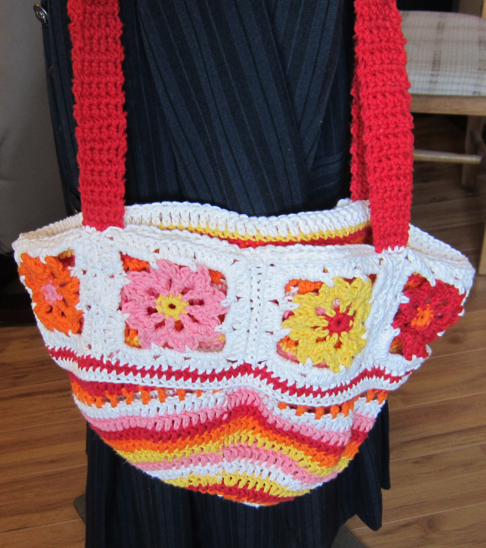 Crochet Flower Purse/Tote Beautiful Colors with Pretty Spring/Summer ...