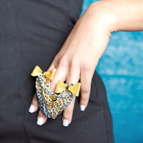 "Dueces" 2-finger Bow ring