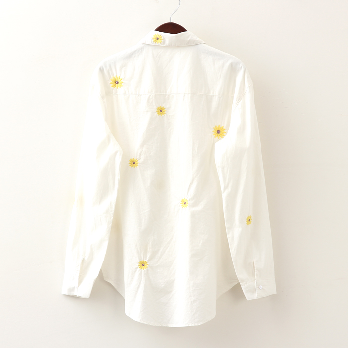Vintage Daisy Embroidery White Blouse on Storenvy