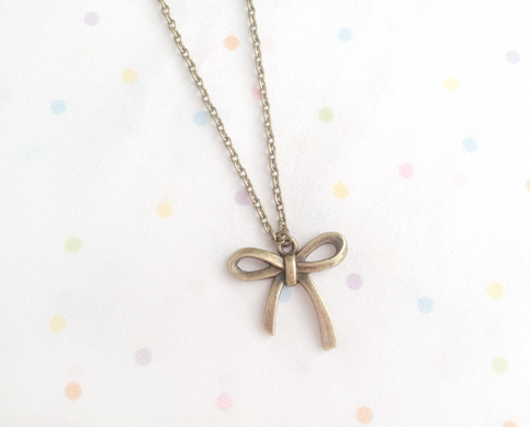 dainty bow necklace