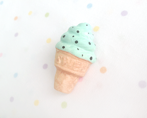 handmade mint ice cream brooch