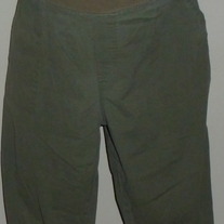 Green Roll Up Capris-Announcements Maternity Size Large  CLSR