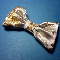 Oriental print bow