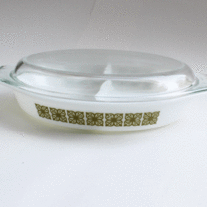 Pyrex 1 1/2 Qt Verde Green Square Flower Divided Casserole Dish with Lid