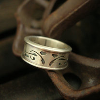 solid, sterling silver band ring, hand cut design sz 4.5-6.5