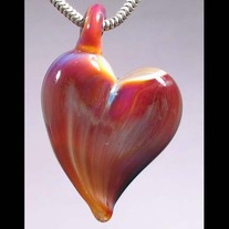 2026glassheartpendant_medium