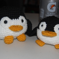 2_penguins_medium