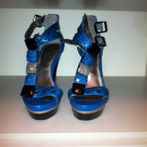 Bebe Blue/Black Heels (Size7)