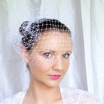 White 12 inch Merry Widow Veil  - Thumbnail 3