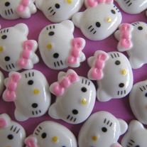 10 Hello Kitty Cabochons