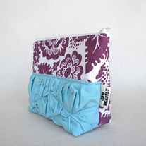 //ON SALE// RUFFLED POUCH IN AUBERGINE FIELDS