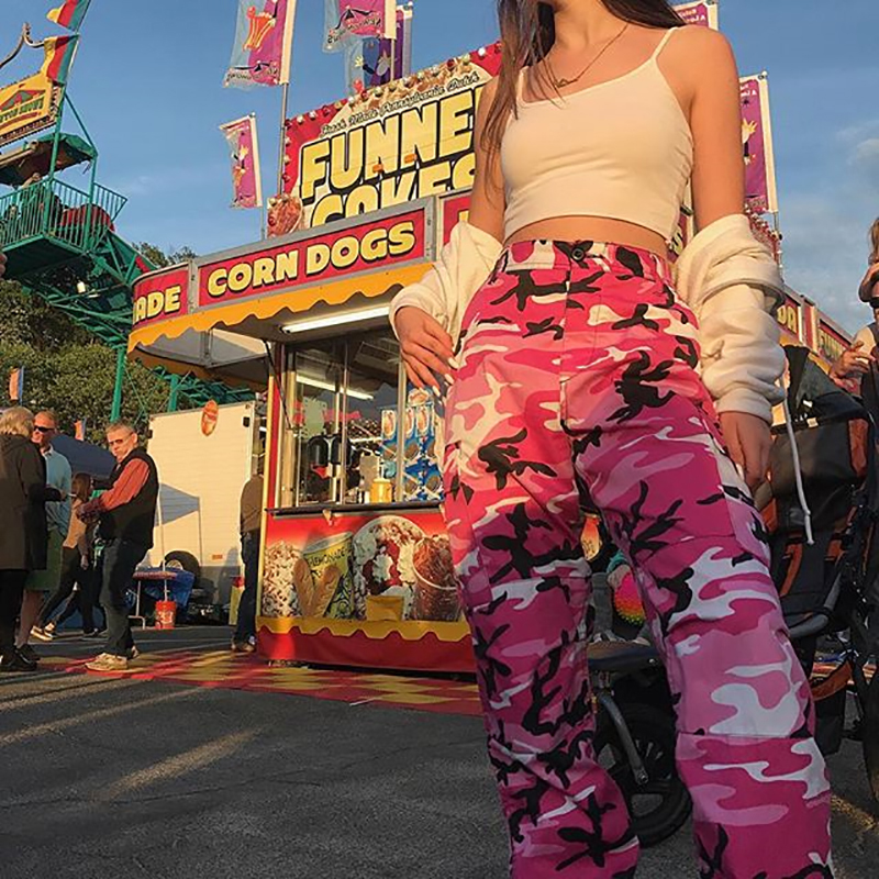 camo pants with pink top