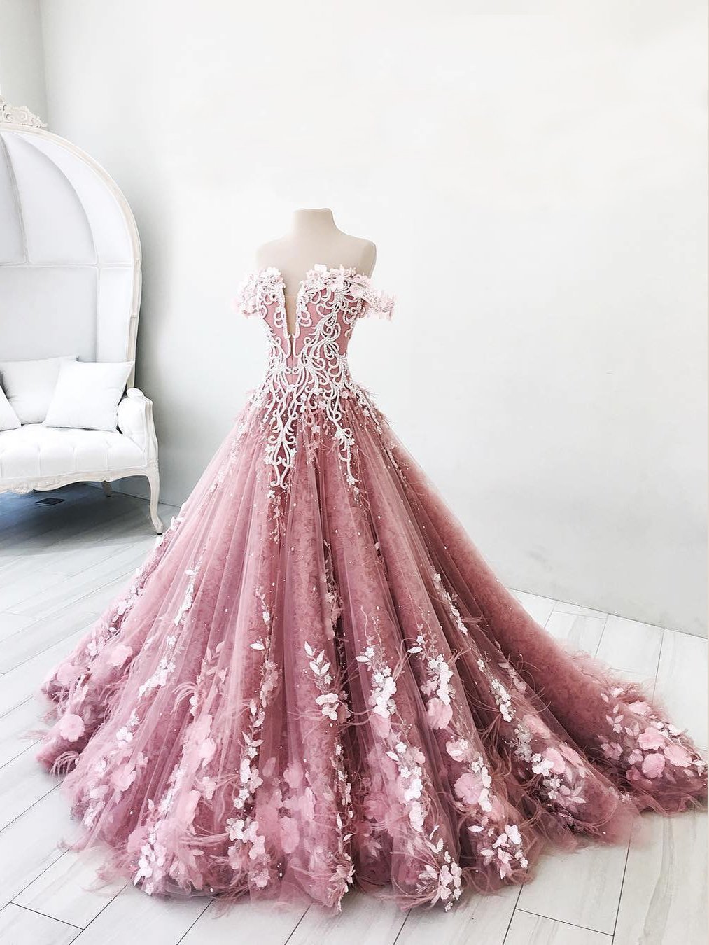 Big Feathered Prom Dresses